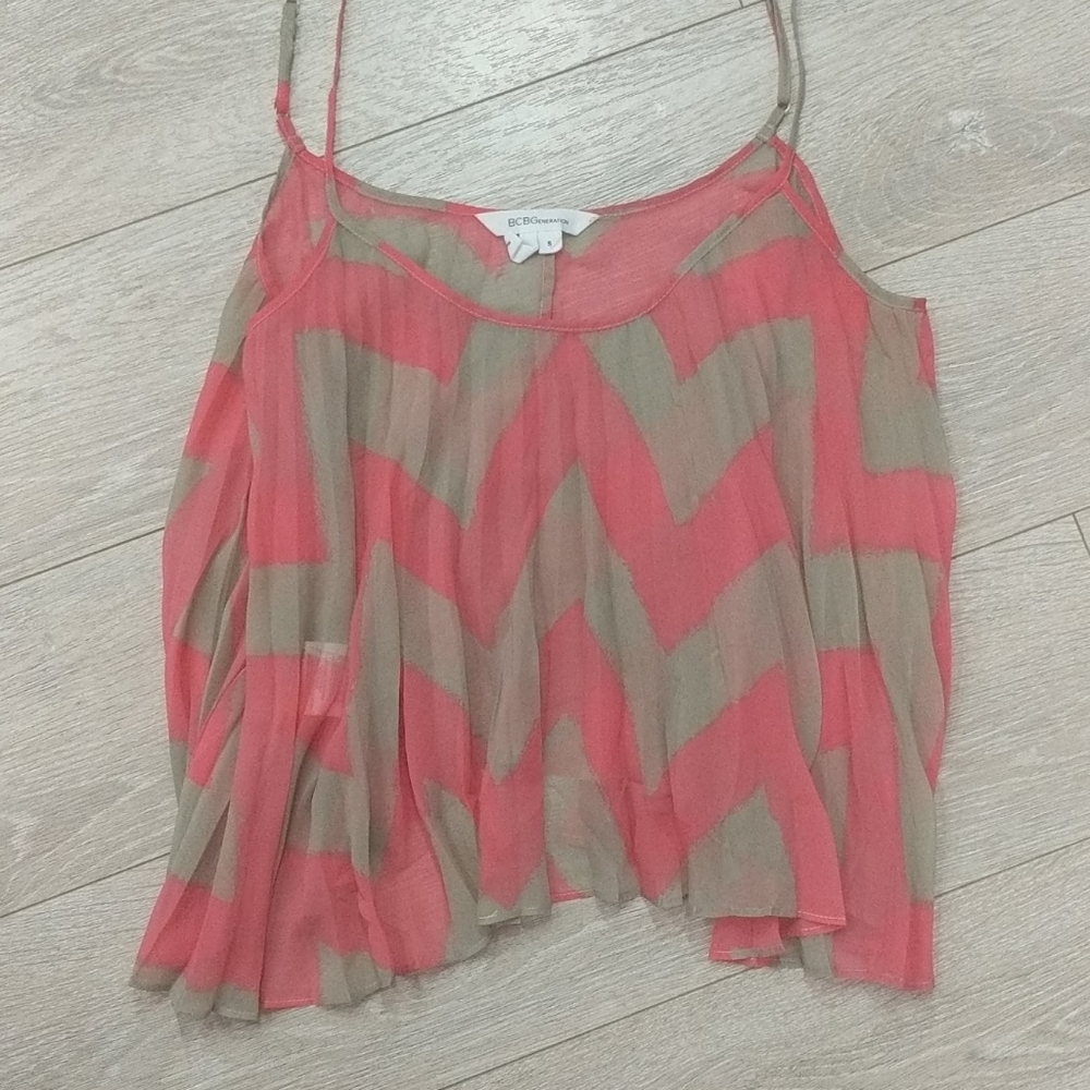 GIFTED BCBG Chevron Top
